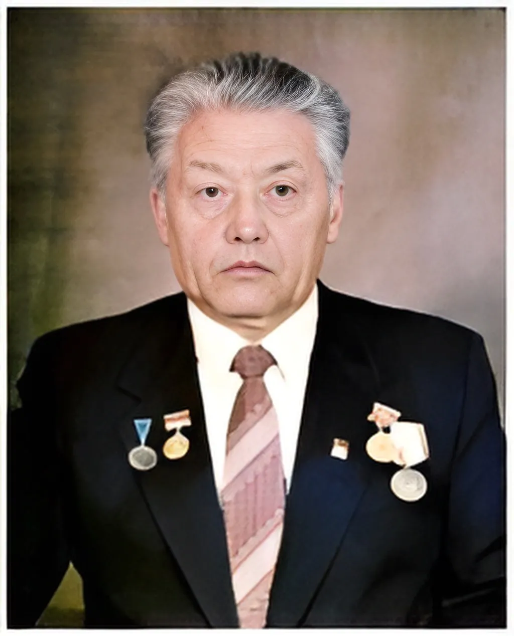Асқар Жұмағұлұлы Ислямов — қазақстандық педагог және өлкетанушы.