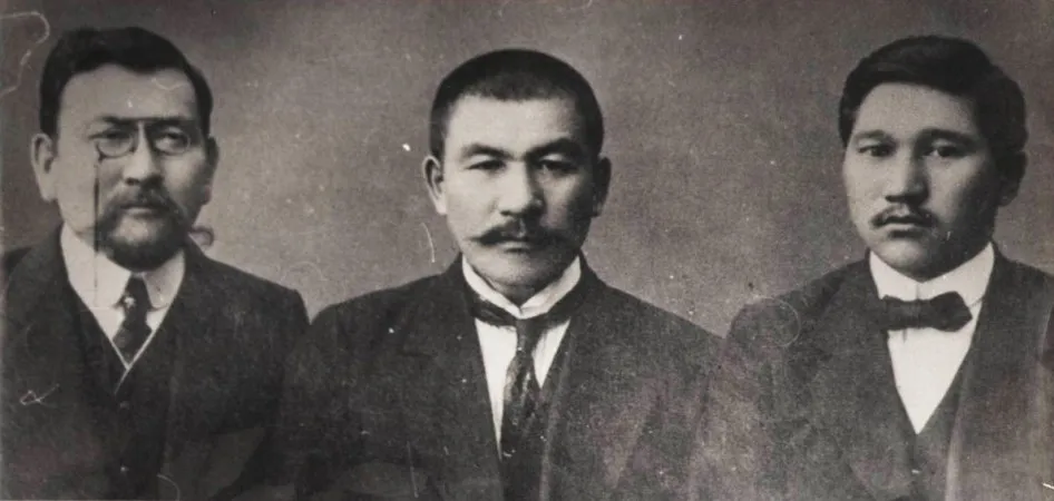 Akhmet Baitursynuly, Alikhan Bokeikhan and Mirzhakip Dulatuly in Orenburg
