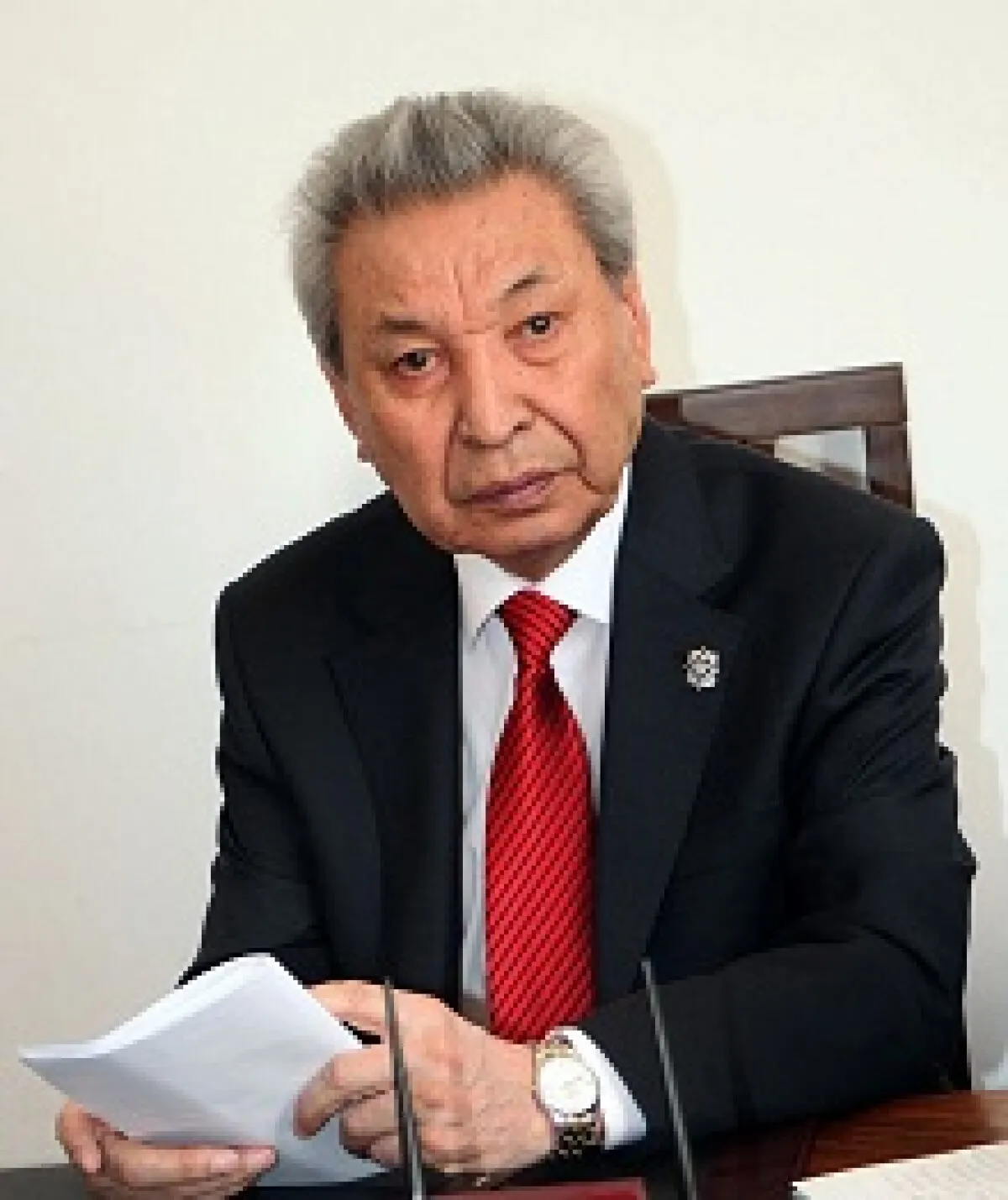 Бұл академик Сейіт Қасқабасовтың суреті