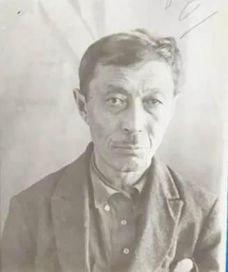 Салимгирей Алпанович Каратлеуов (1887–26 февраля 1938) – агроном, член партии Алаш, депутат Всероссийского Учредительного собрания, участник Западной Алашской Орды.