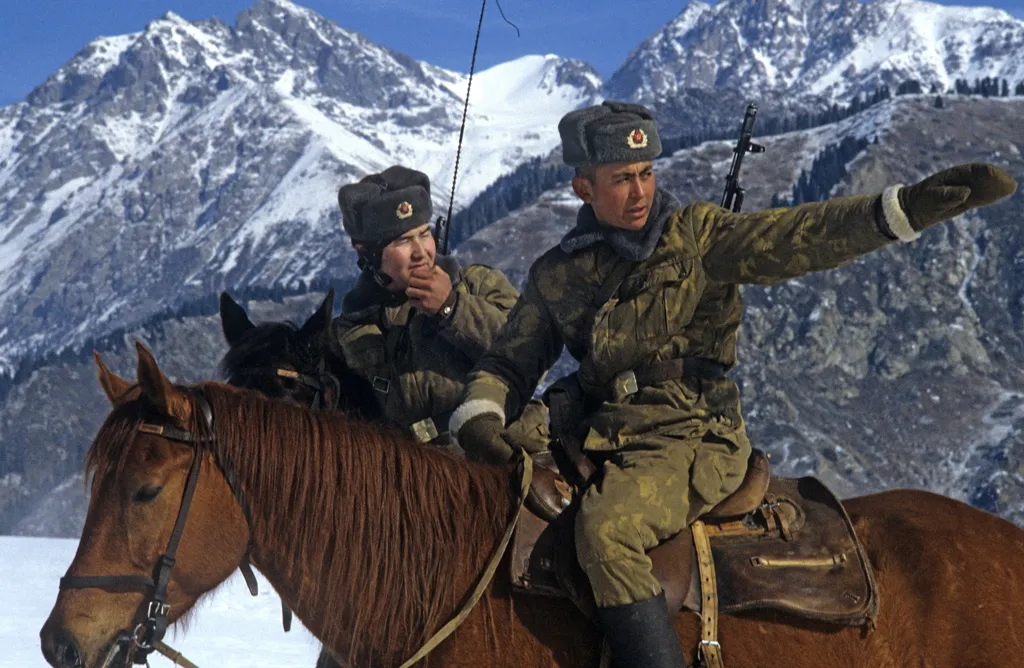 “Mounted guards at frontier's alpine section”. The Khorgos Soviet-Chinese frontier post.