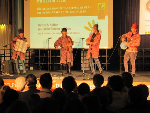 THE CELEBRATION OF THE DELPHIC GAMES – THE GRAND FINALE OF ITB BERLIN 2010
Musical Band Beles, Kazakhstan: Inspired the audience with Kazakh traditional music, a lively show in national costumes.